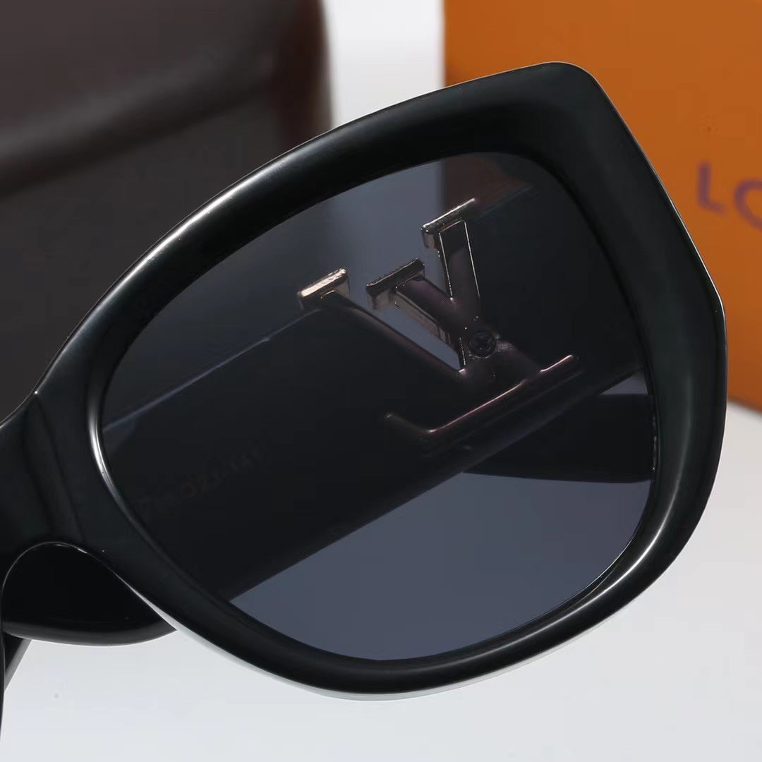 Fashion cat-eye sunglasses