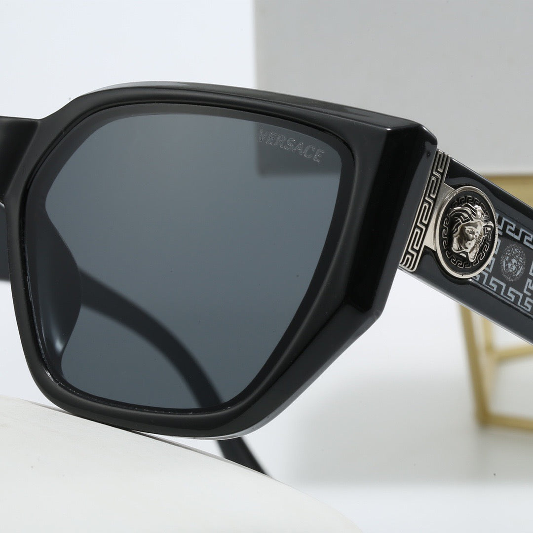 New square frame Medusa sunglasses