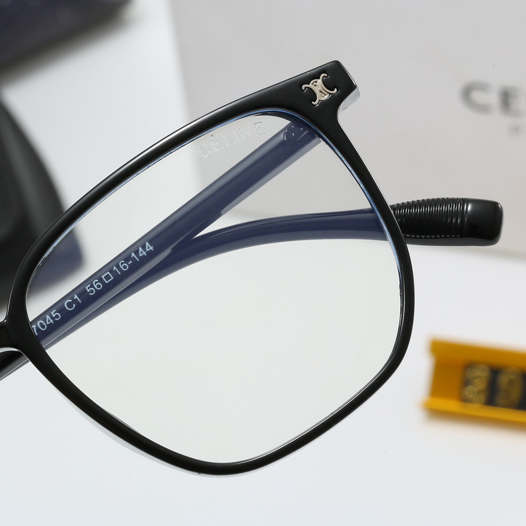 Transparent square frame glasses