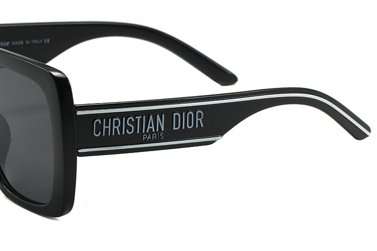 Fashionable watermarked personalized sunglasses