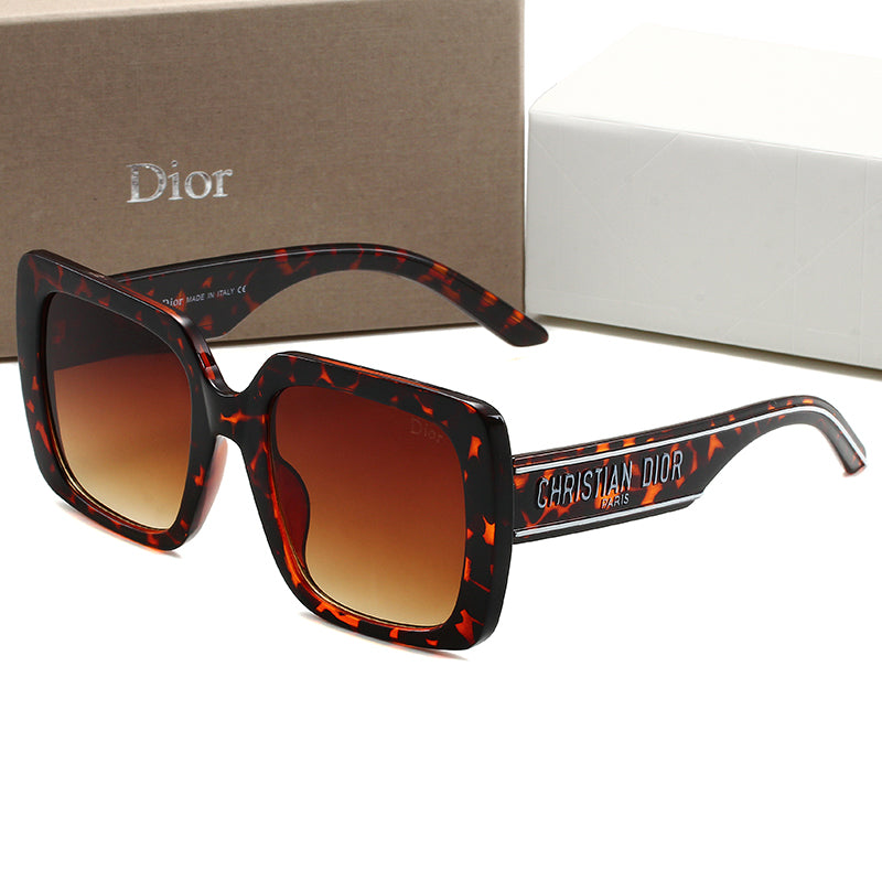 Fashionable watermarked personalized sunglasses