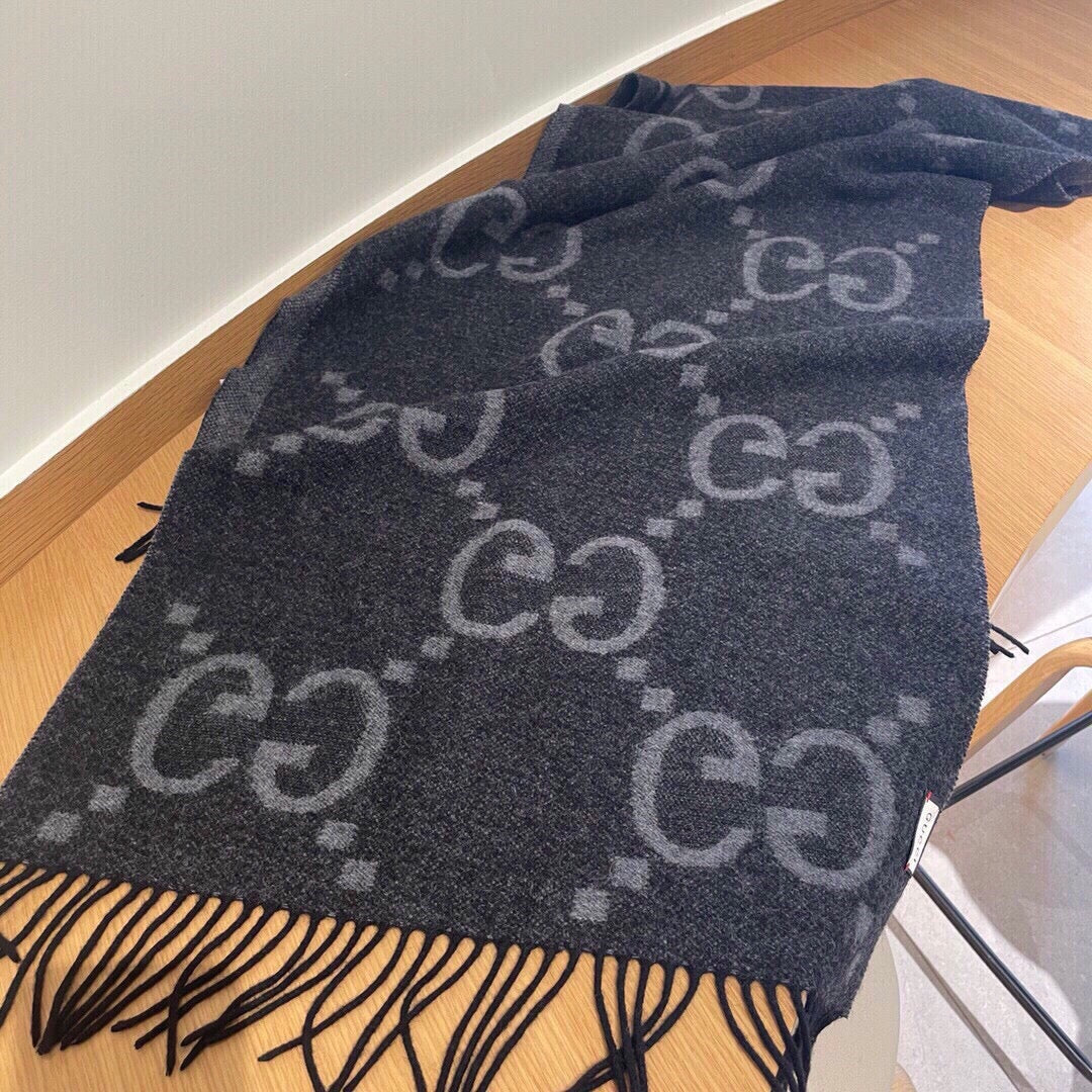 Classic Large Letter Jacquard Cashmere Scarf