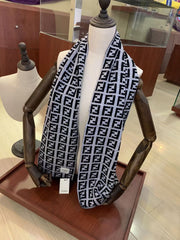 Classic 100% cashmere scarf