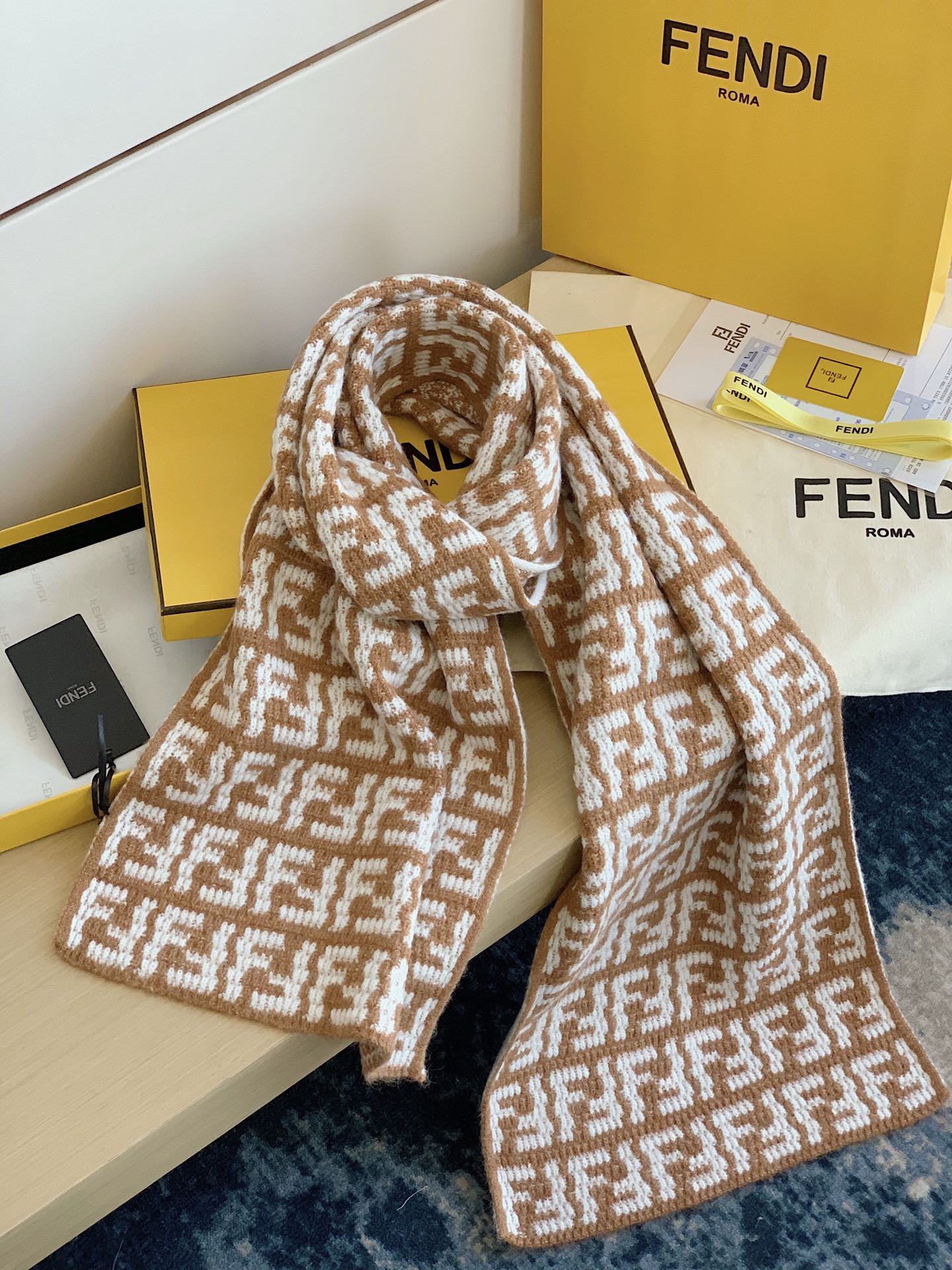 F Letter knitted 100% cashmere scarf