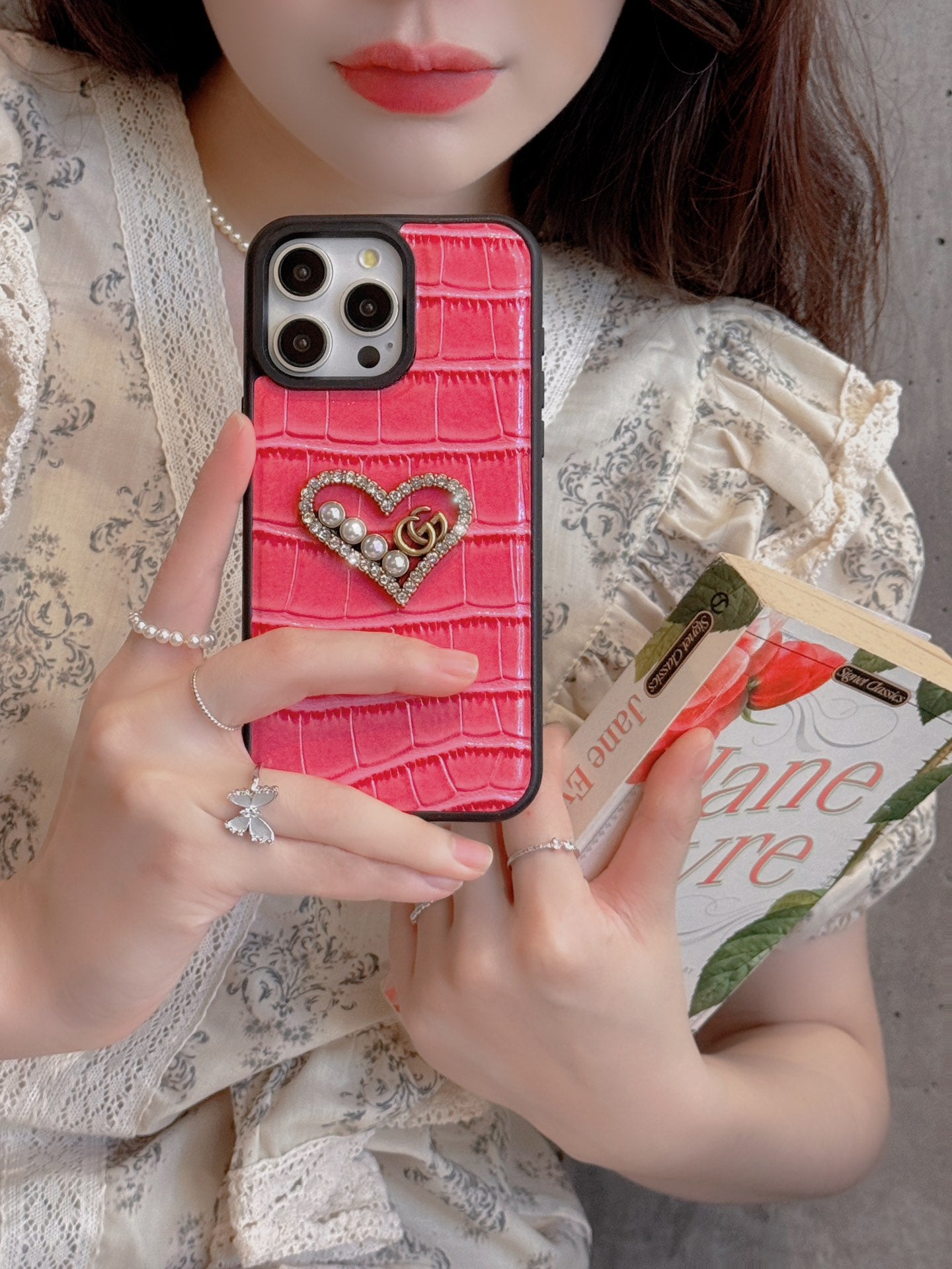 Sequined fashion heart leather case