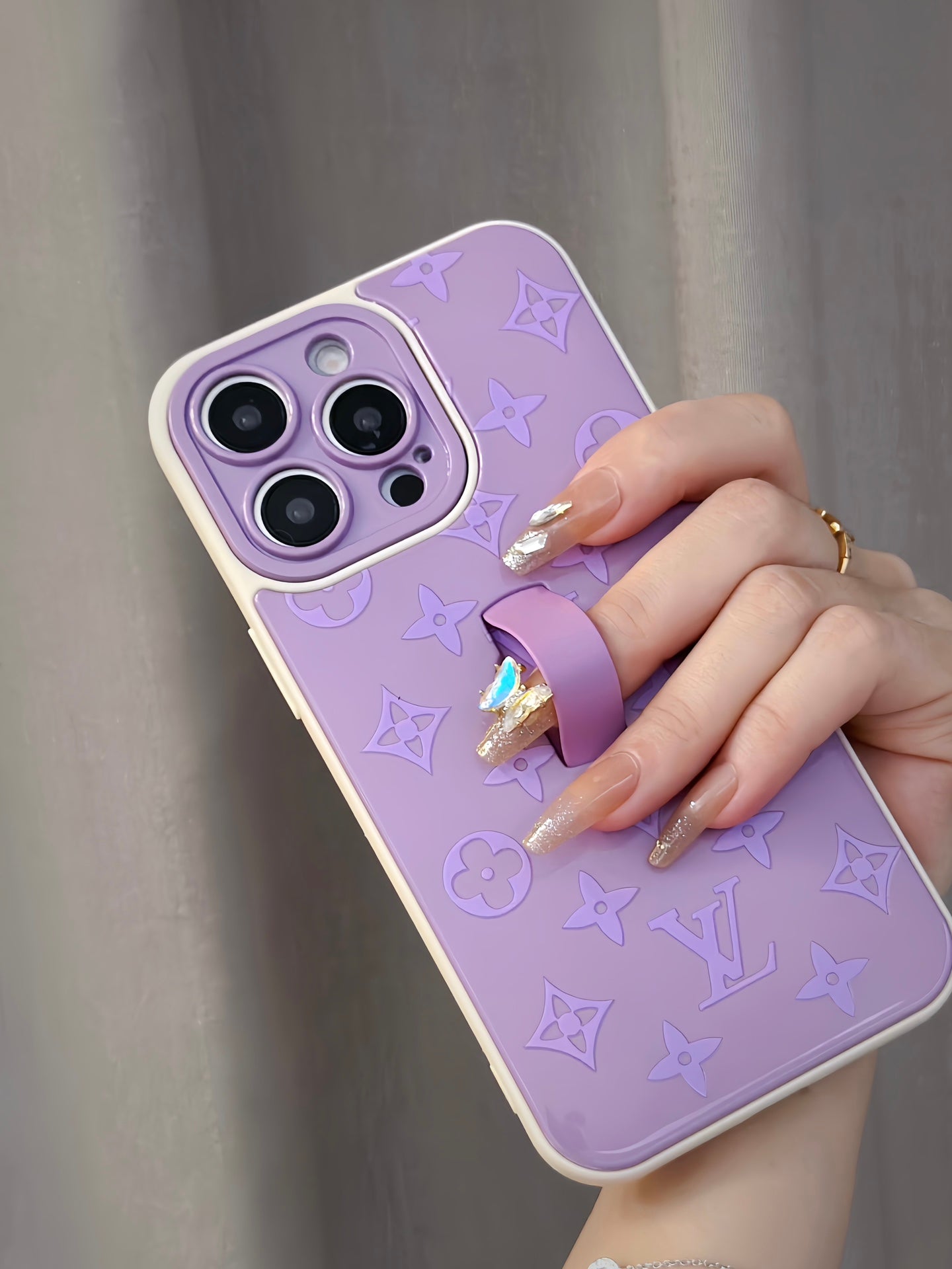 Fashionable ring silicone case