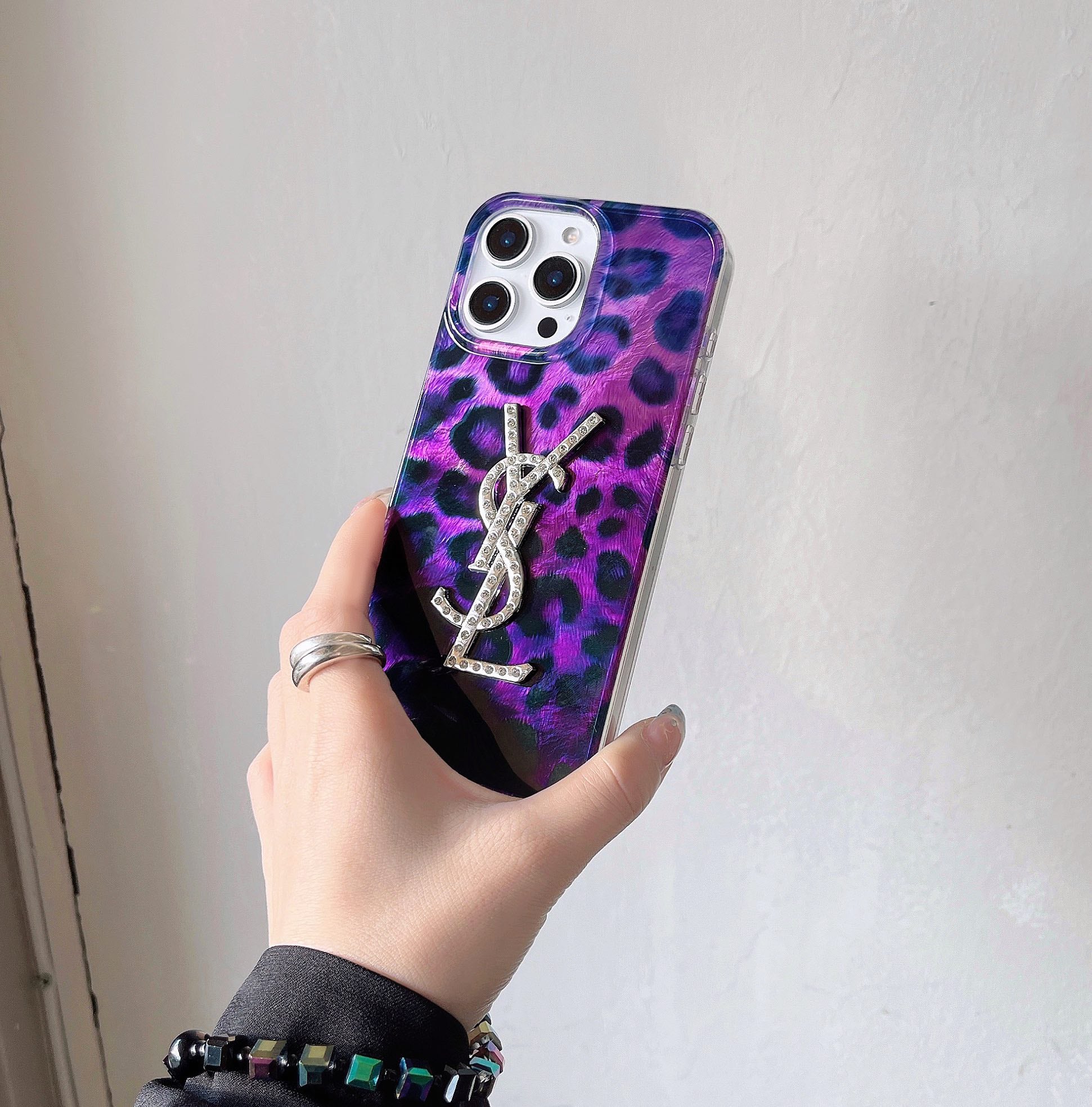 Leopard print gold-stamped silicone case