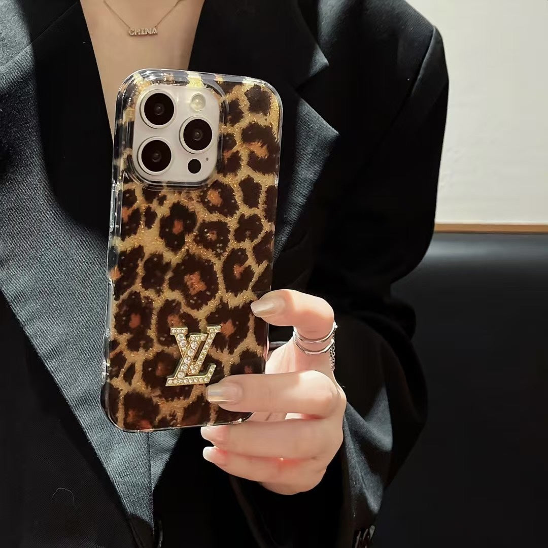 Luxurious sequined leopard print case