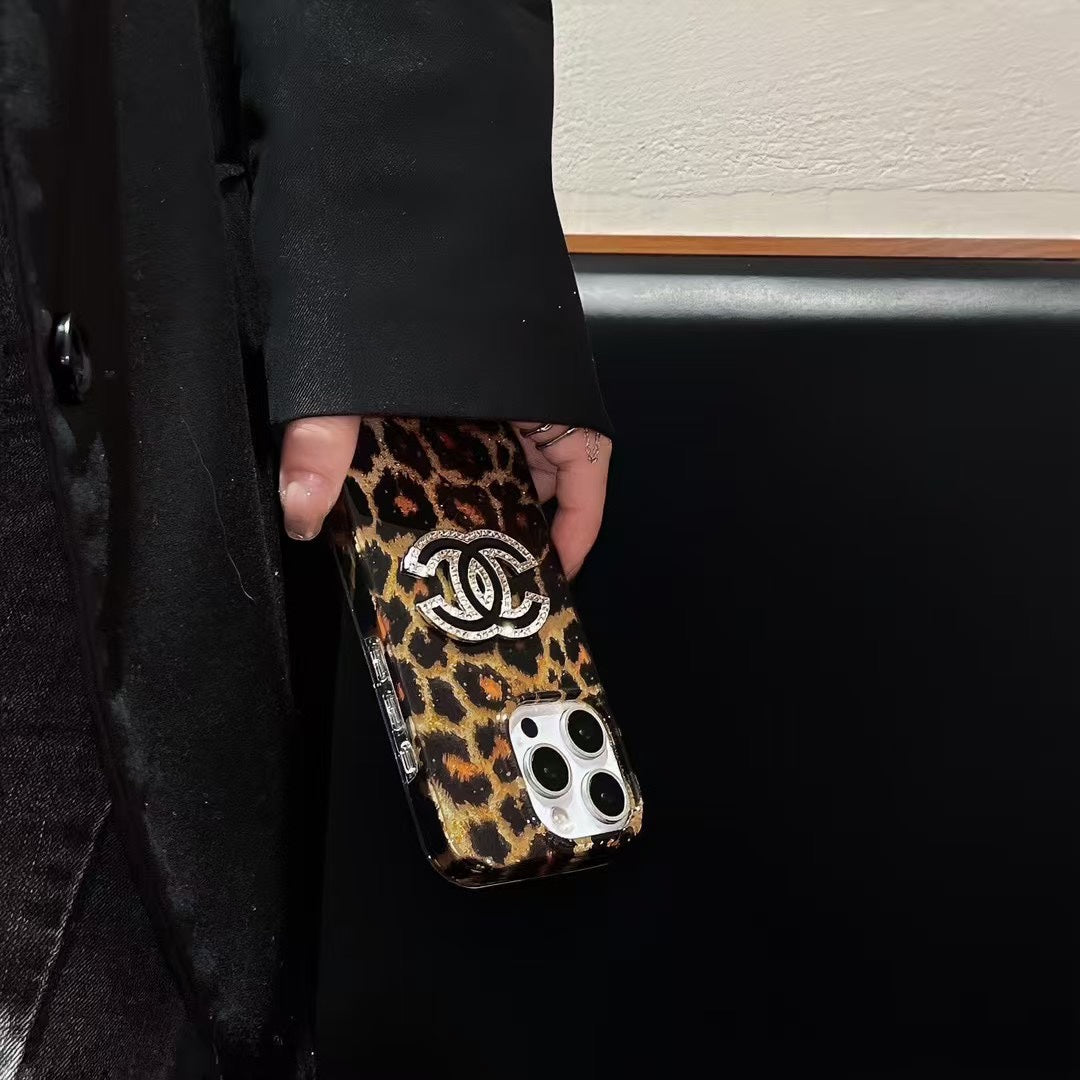 Luxurious sequined leopard print case