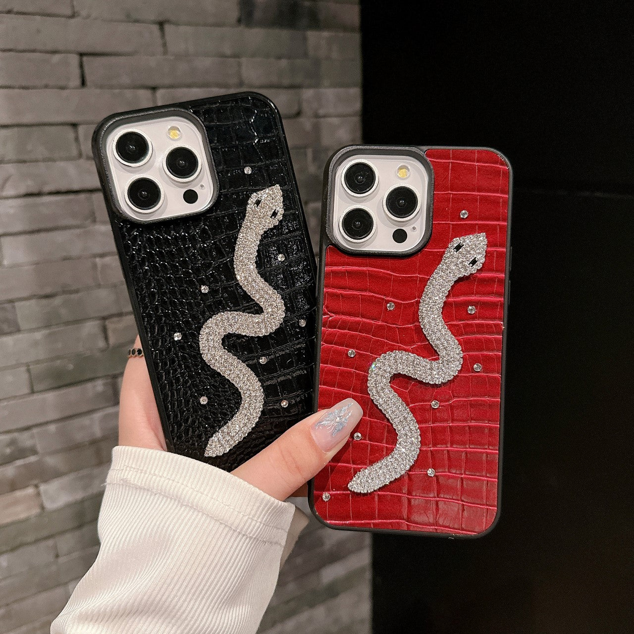 Luxury rhinestone snake-shaped case