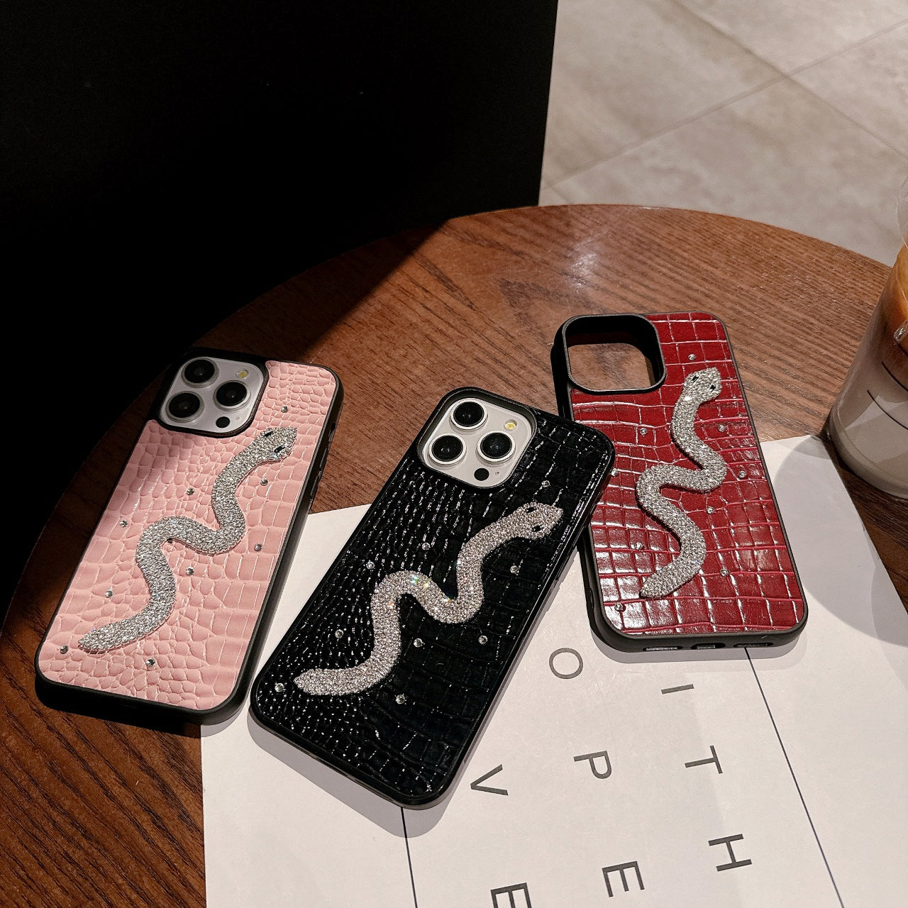 Luxury rhinestone snake-shaped case